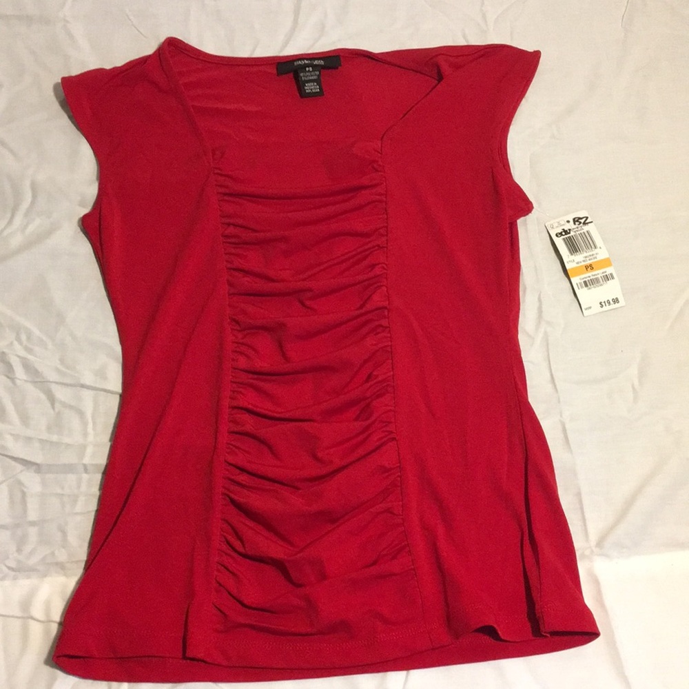 Red sleeveless top petite small NWT